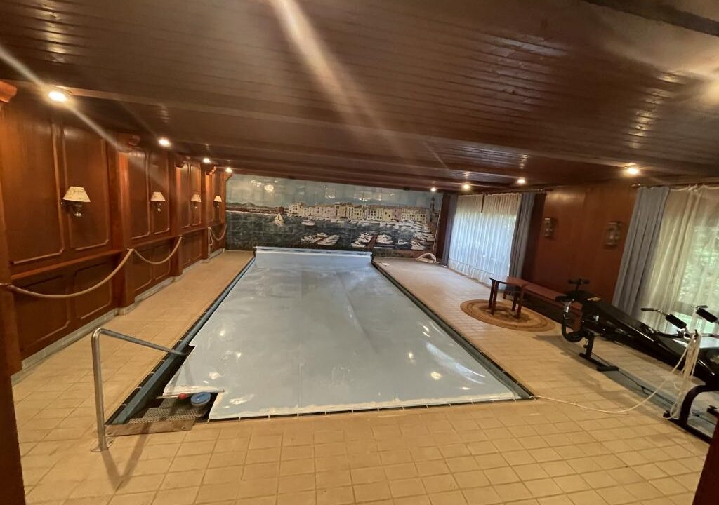 Beheizter Indoorpool