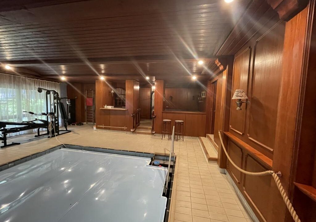 Poolbar