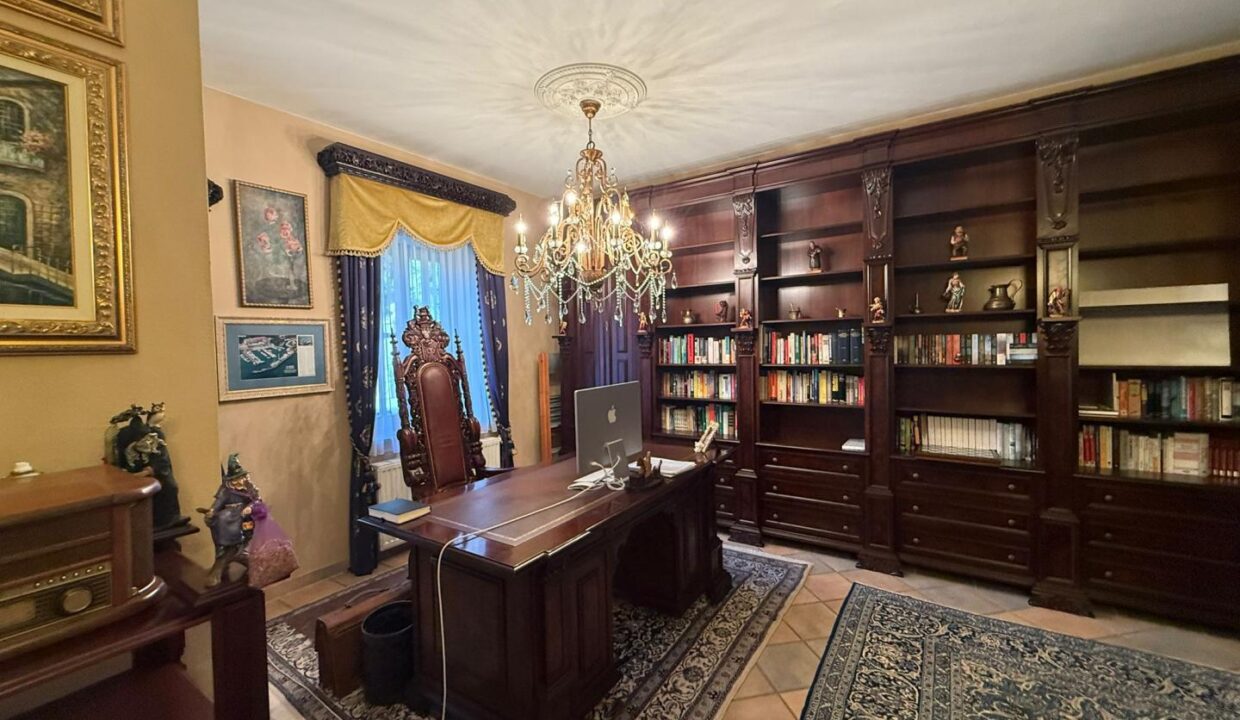 Arbeitszimmer