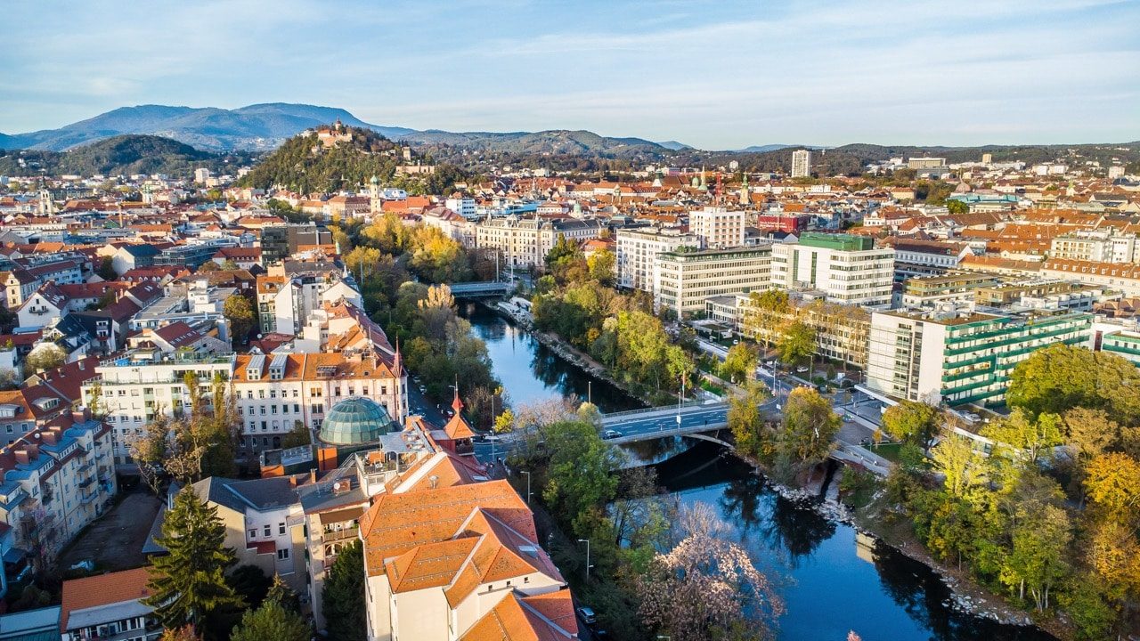 Graz Innenstadt mit Schlossberg